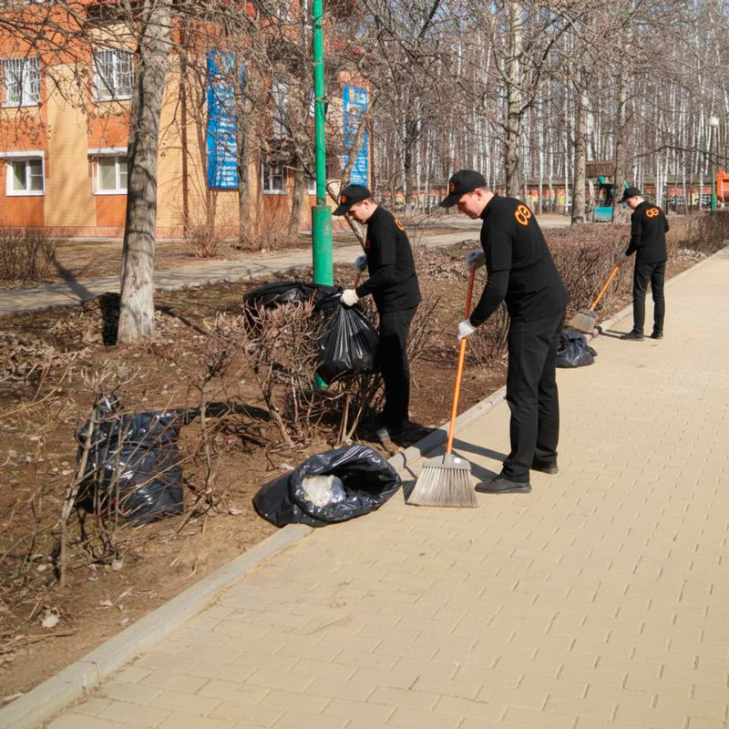 Уборка территории  в Губкинском